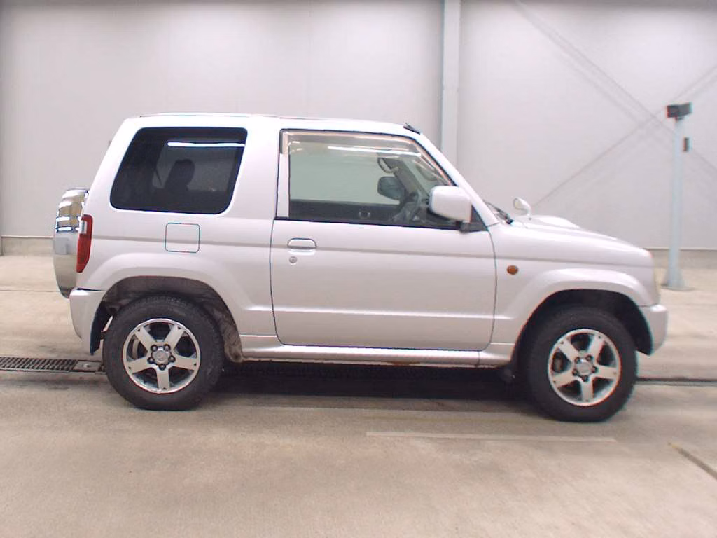 MITSUBISHI PAJERO MINI