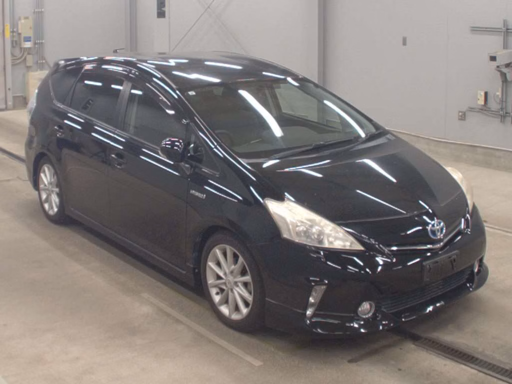 TOYOTA PRIUS ALPHA