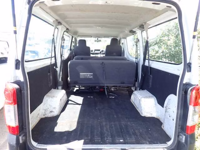 NISSAN NV350 CARAVAN