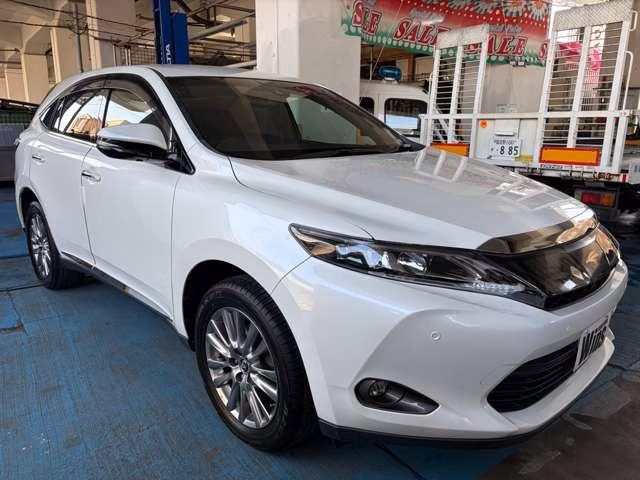 TOYOTA HARRIER