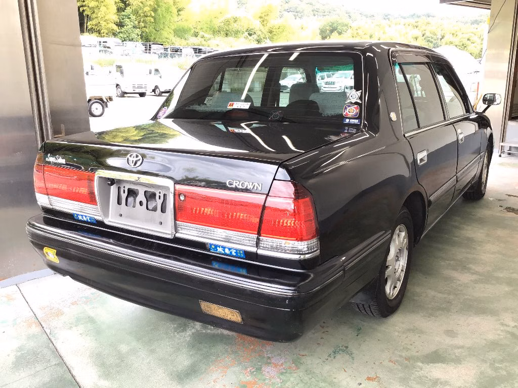 TOYOTA CROWN