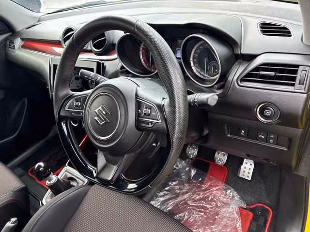 SUZUKI SWIFT