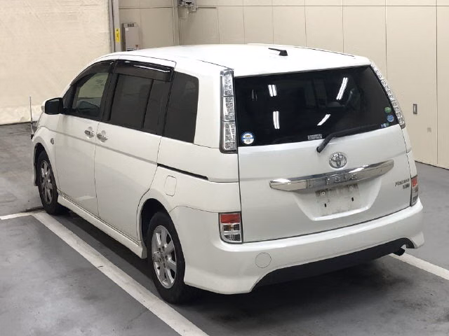 TOYOTA ISIS