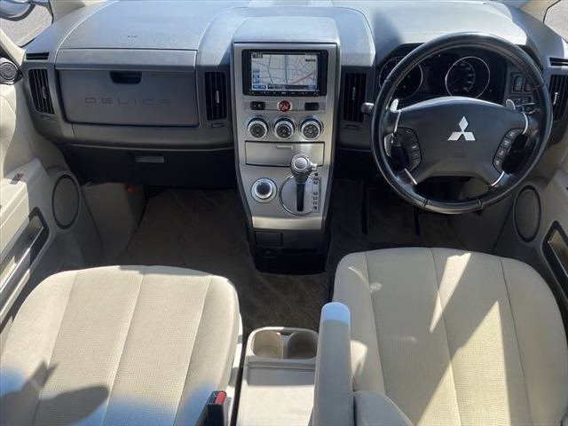 MITSUBISHI DELICA D:5