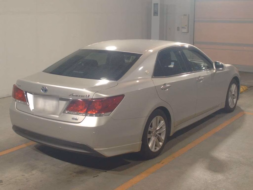 TOYOTA CROWN