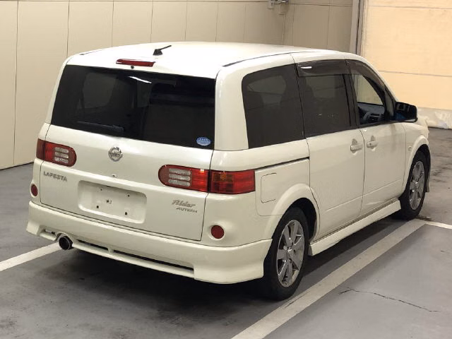 NISSAN LAFESTA