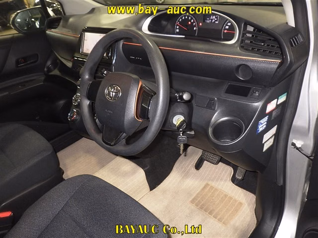 TOYOTA SIENTA