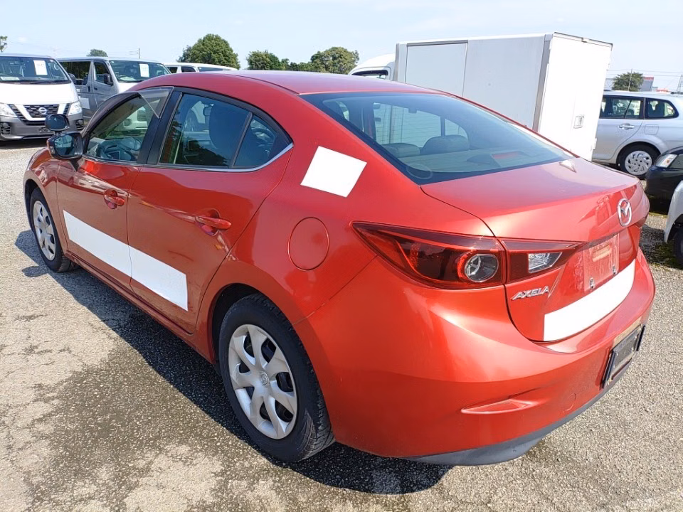 MAZDA AXELA