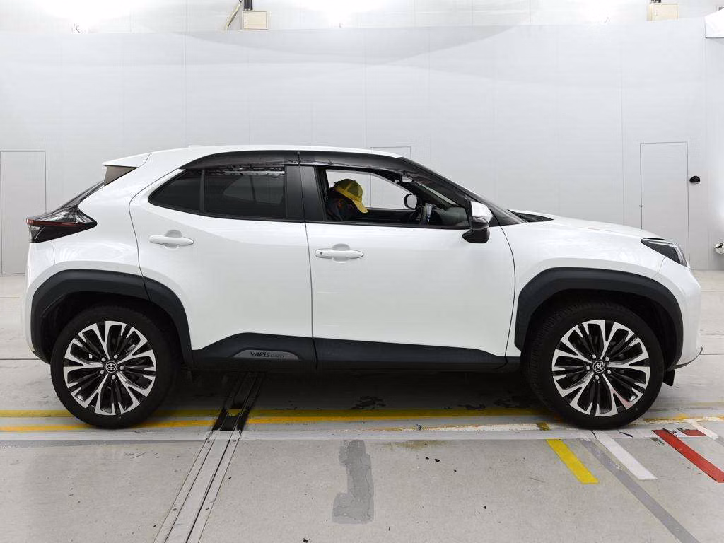 TOYOTA YARIS CROSS
