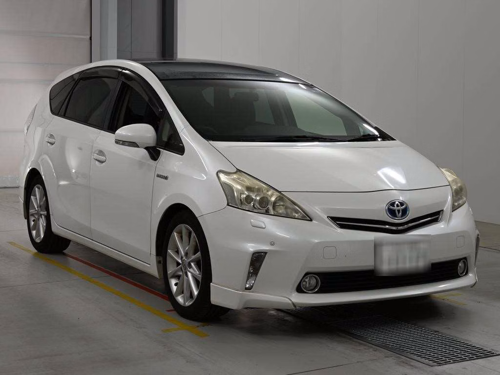 TOYOTA PRIUS ALPHA