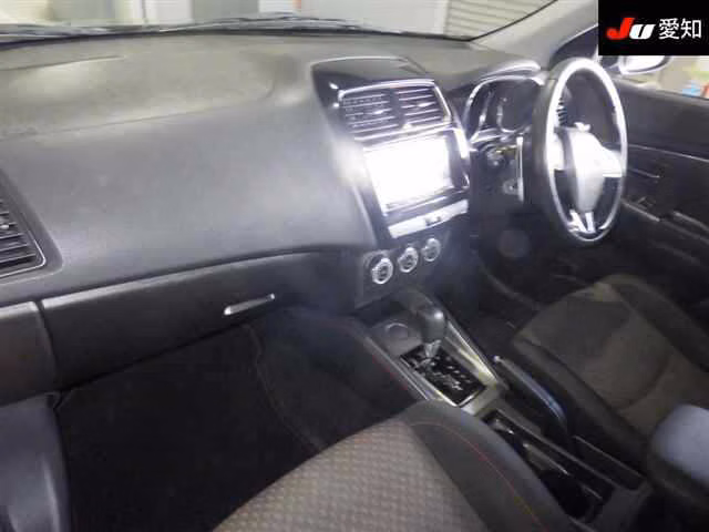 MITSUBISHI RVR