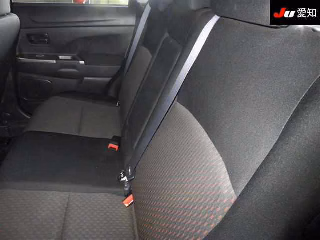 MITSUBISHI RVR