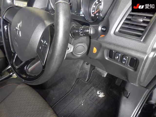 MITSUBISHI RVR