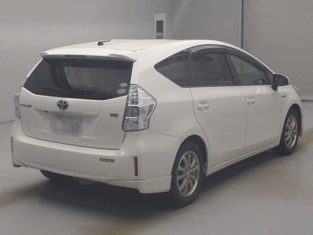 TOYOTA PRIUS ALPHA