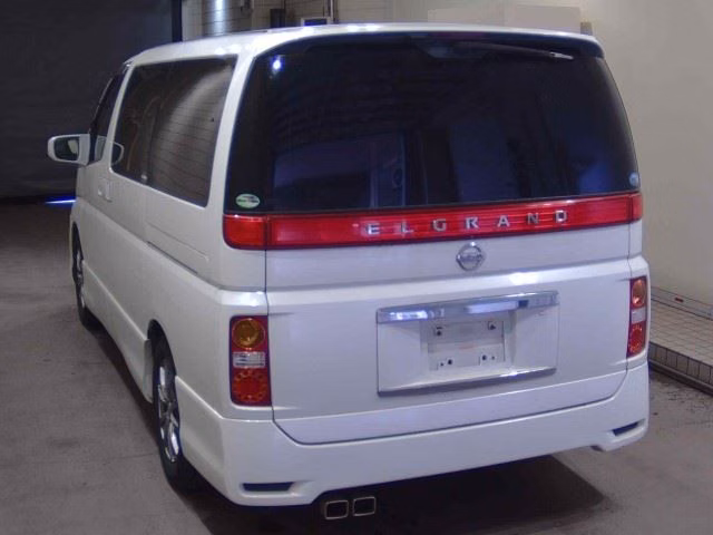 NISSAN ELGRAND