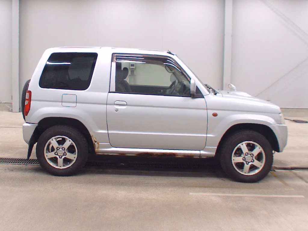 MITSUBISHI PAJERO MINI