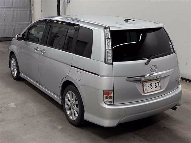 TOYOTA ISIS