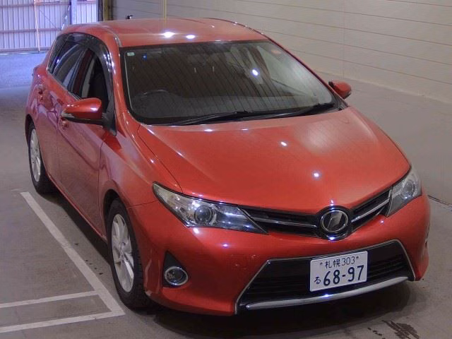 TOYOTA AURIS