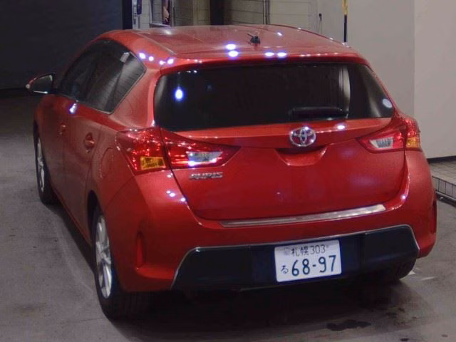 TOYOTA AURIS