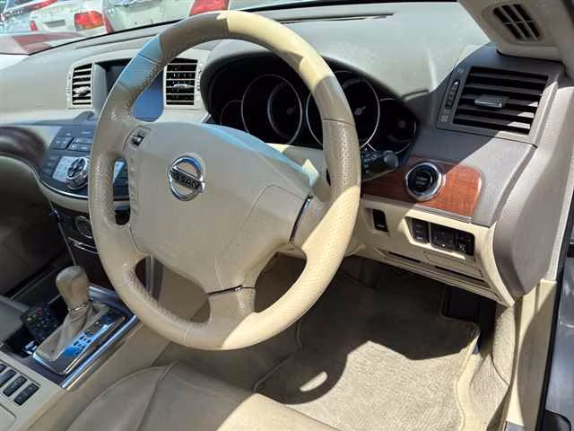 NISSAN FUGA