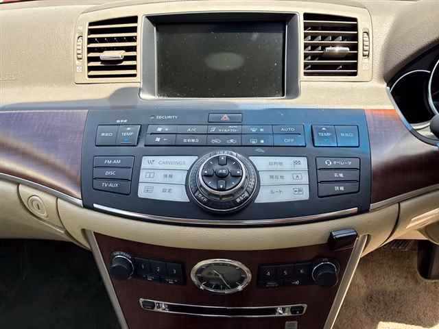 NISSAN FUGA