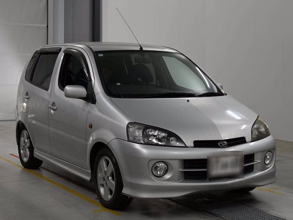 DAIHATSU YRV