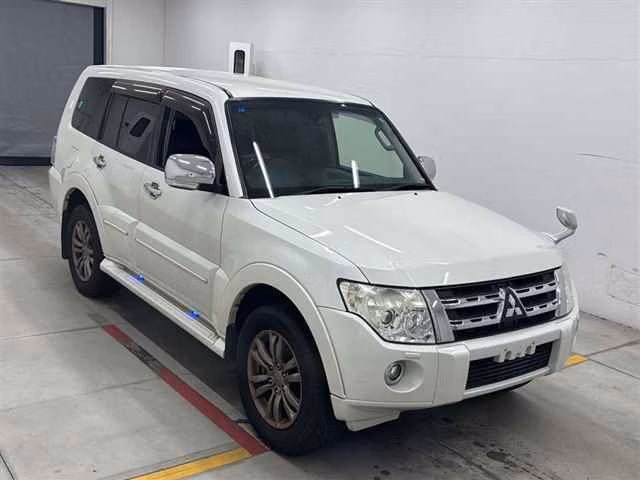 MITSUBISHI PAJERO