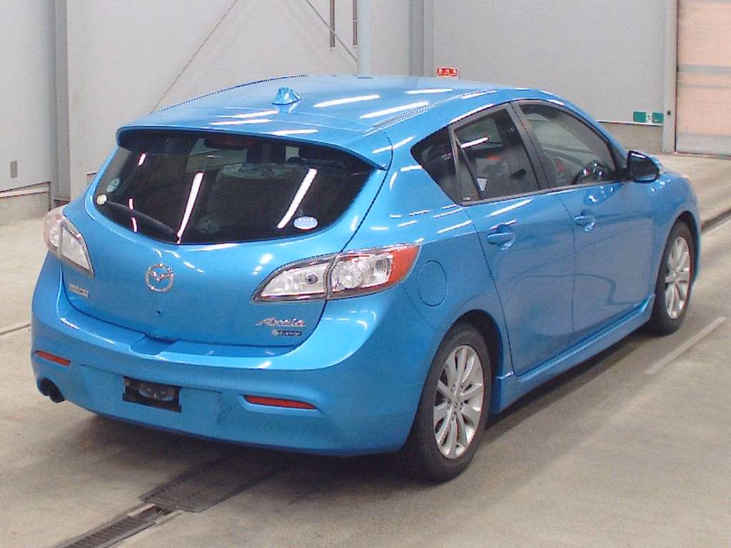 MAZDA AXELA