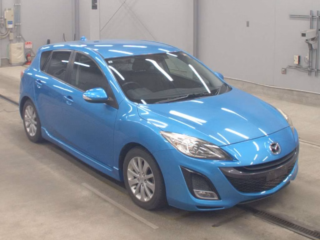 MAZDA AXELA