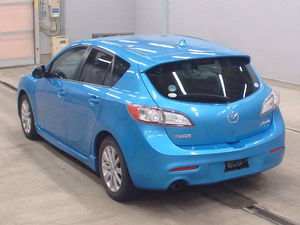MAZDA AXELA
