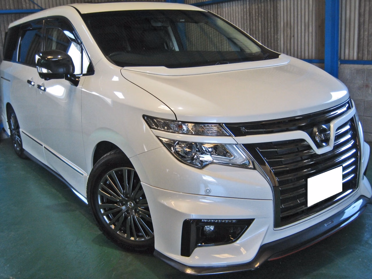 NISSAN ELGRAND