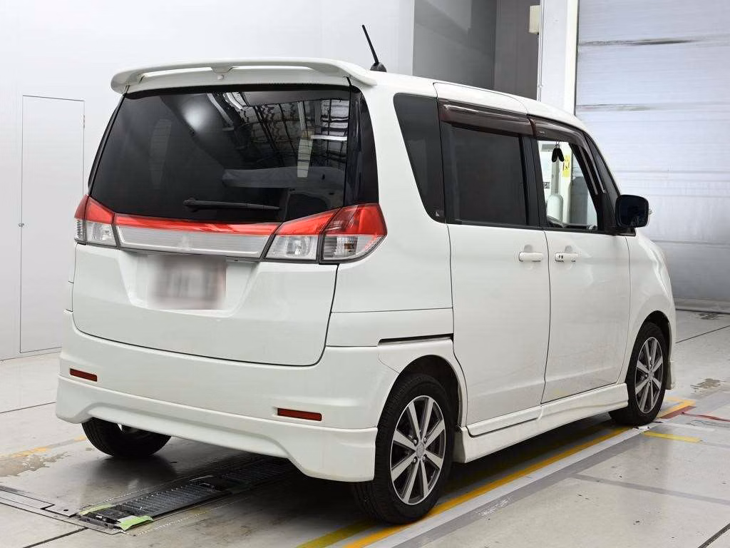 MITSUBISHI DELICA D:2