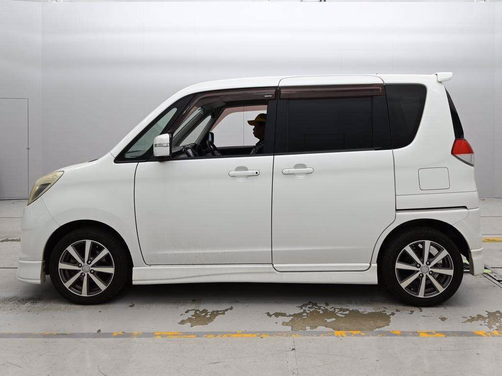 MITSUBISHI DELICA D:2