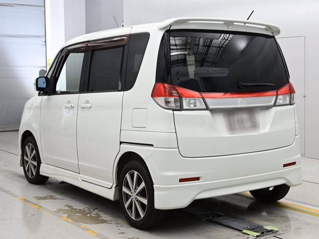 MITSUBISHI DELICA D:2