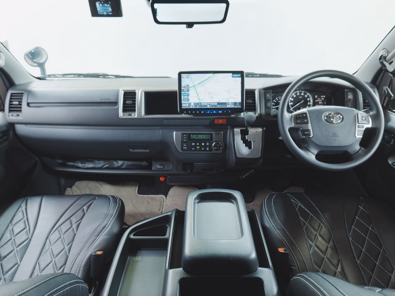 TOYOTA HIACE