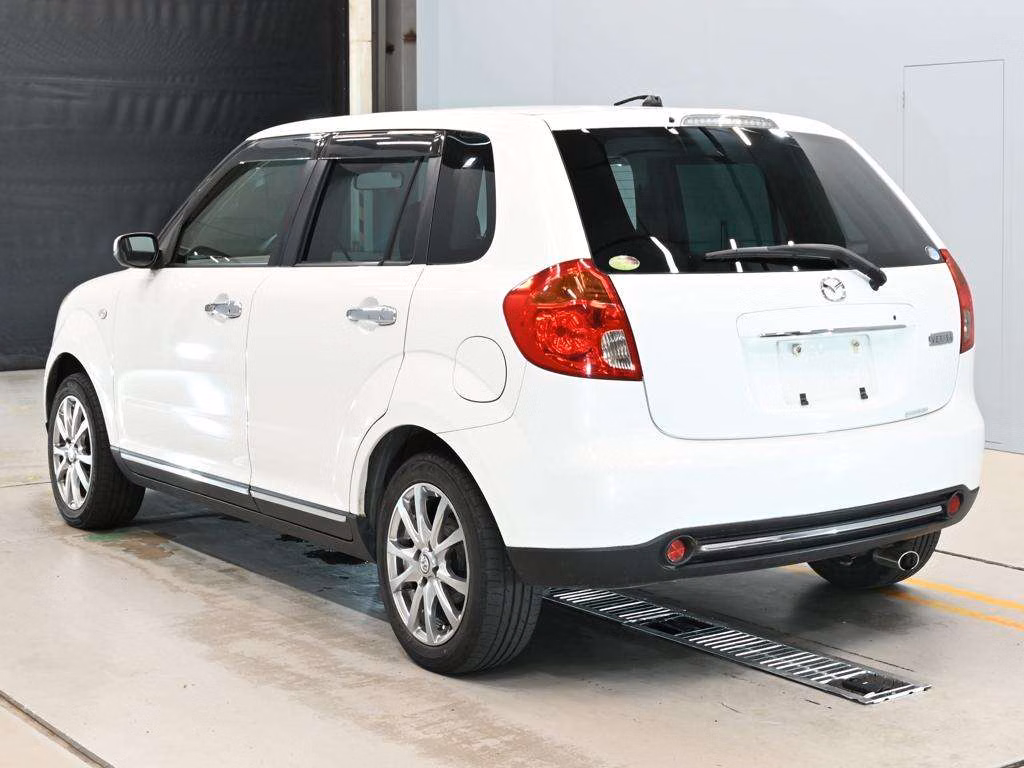 MAZDA VERISA
