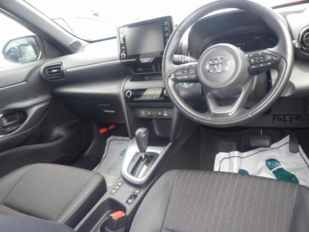 TOYOTA YARIS CROSS