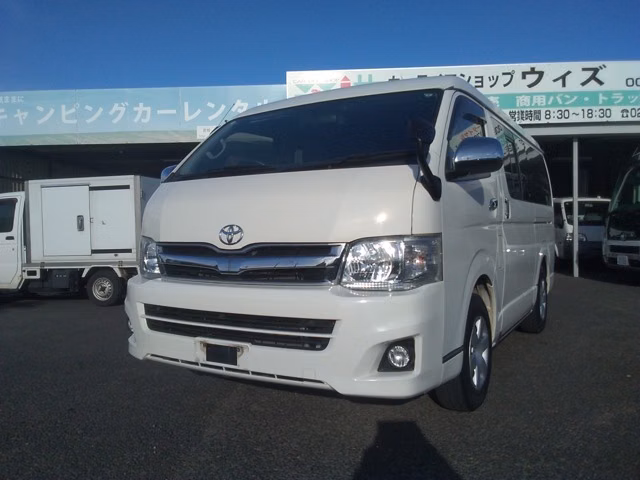 TOYOTA HIACE