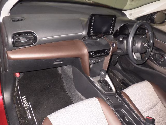 TOYOTA YARIS CROSS