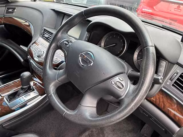 NISSAN FUGA