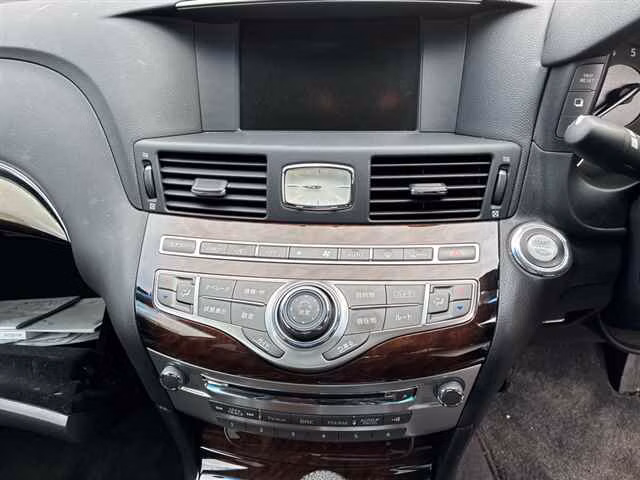 NISSAN FUGA