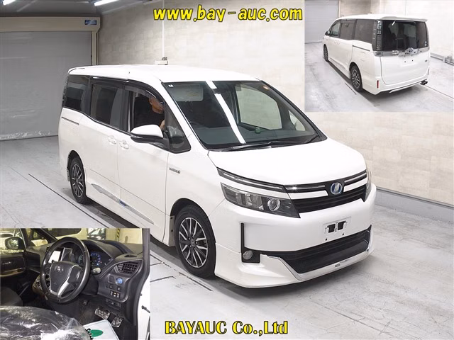 TOYOTA VOXY