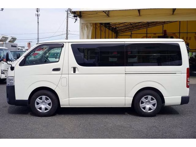 TOYOTA REGIUS ACE