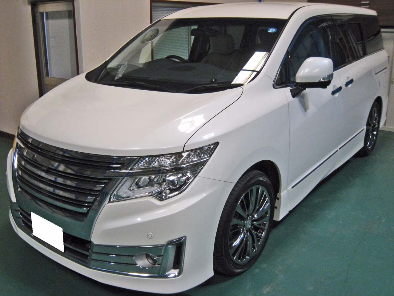 NISSAN ELGRAND