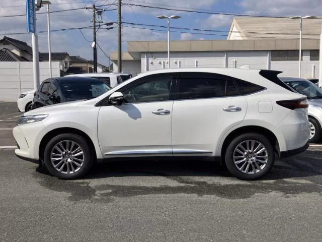 TOYOTA HARRIER