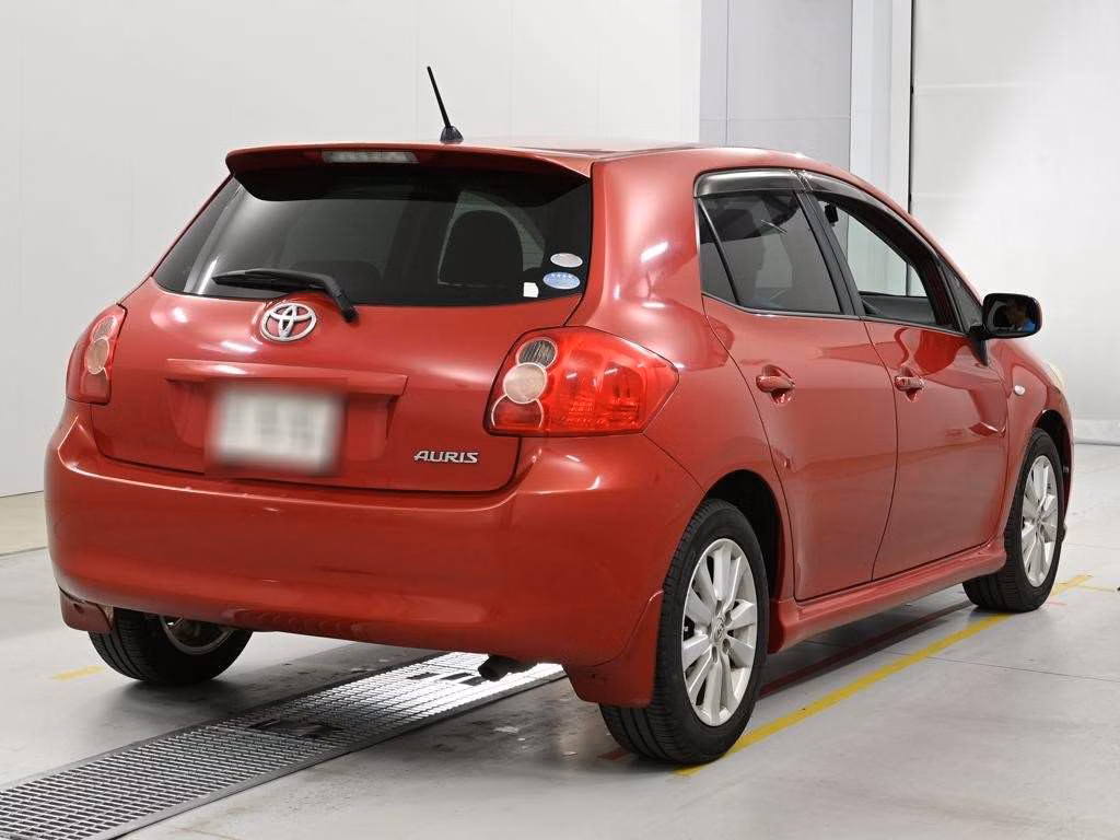 TOYOTA AURIS