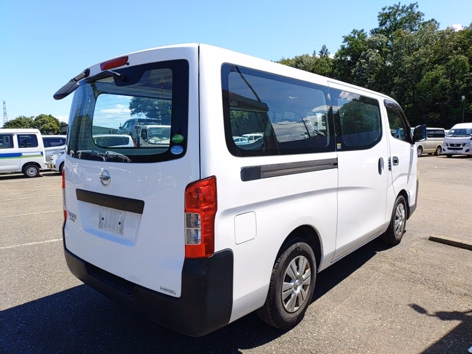 NISSAN NV350 CARAVAN