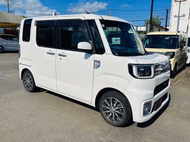 DAIHATSU WAKE