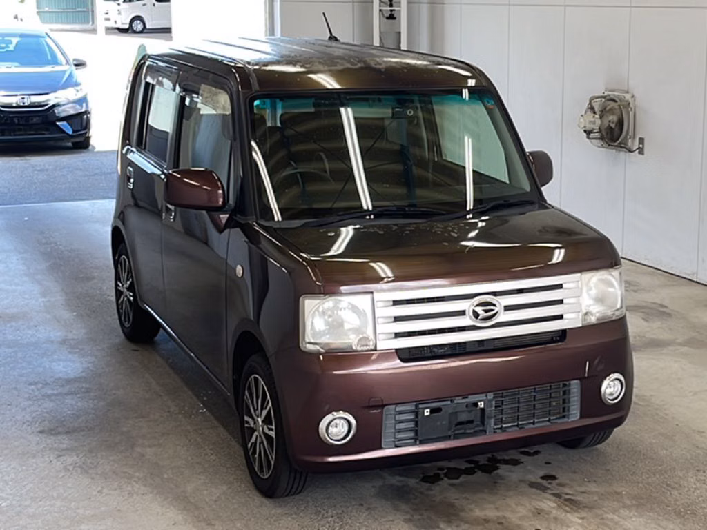 DAIHATSU MOVE CONTE