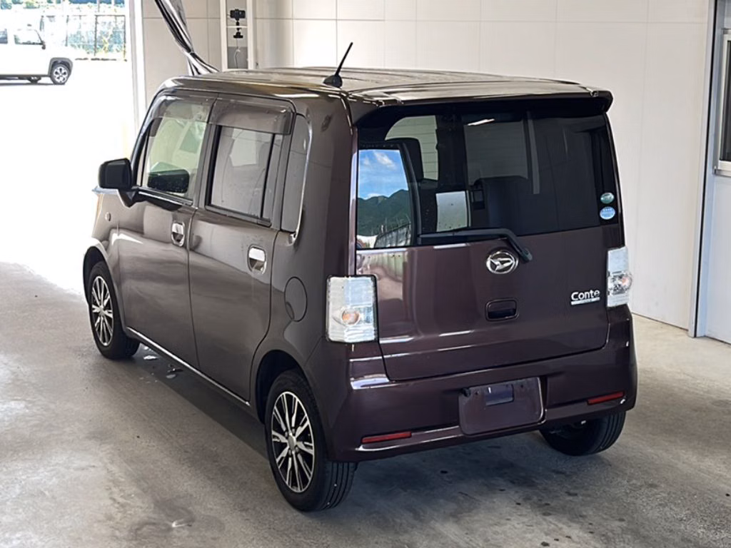 DAIHATSU MOVE CONTE